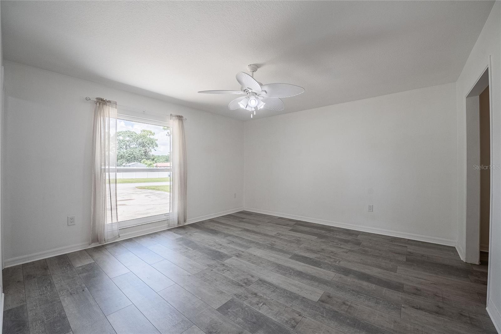 Image 6 of 38 For 2822 Forestgreen Drive S
