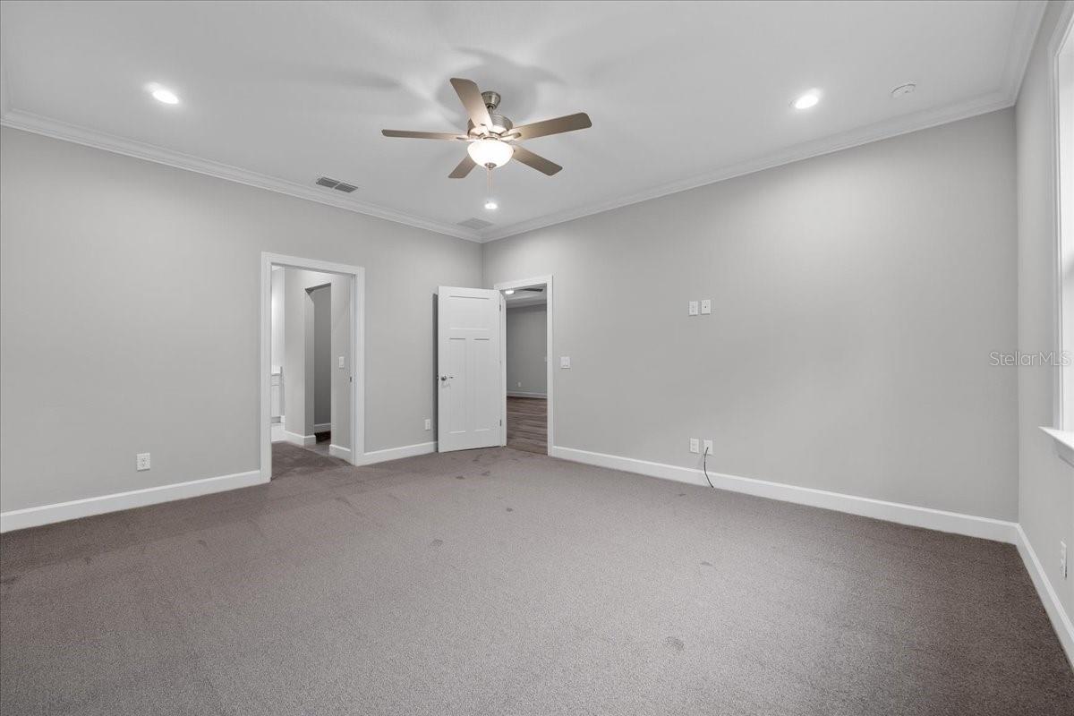 Image 22 of 40 For 4545 Fairway Oaks Drive