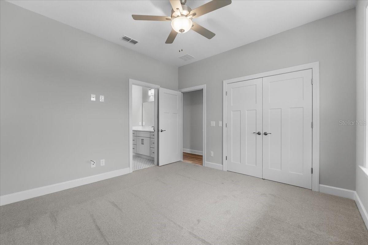 Image 26 of 40 For 4545 Fairway Oaks Drive