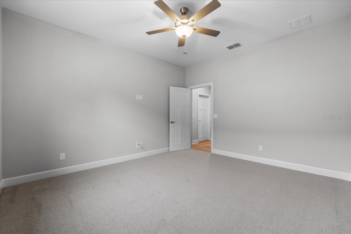 Image 33 of 40 For 4545 Fairway Oaks Drive