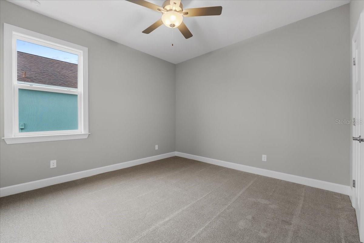 Image 34 of 40 For 4545 Fairway Oaks Drive