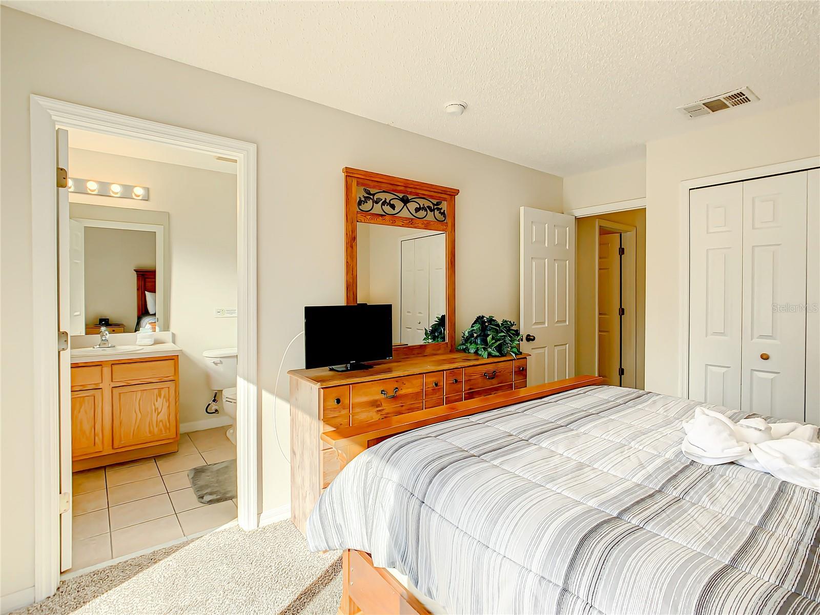 Image 16 of 51 For 8410 Blue Lagoon Drive