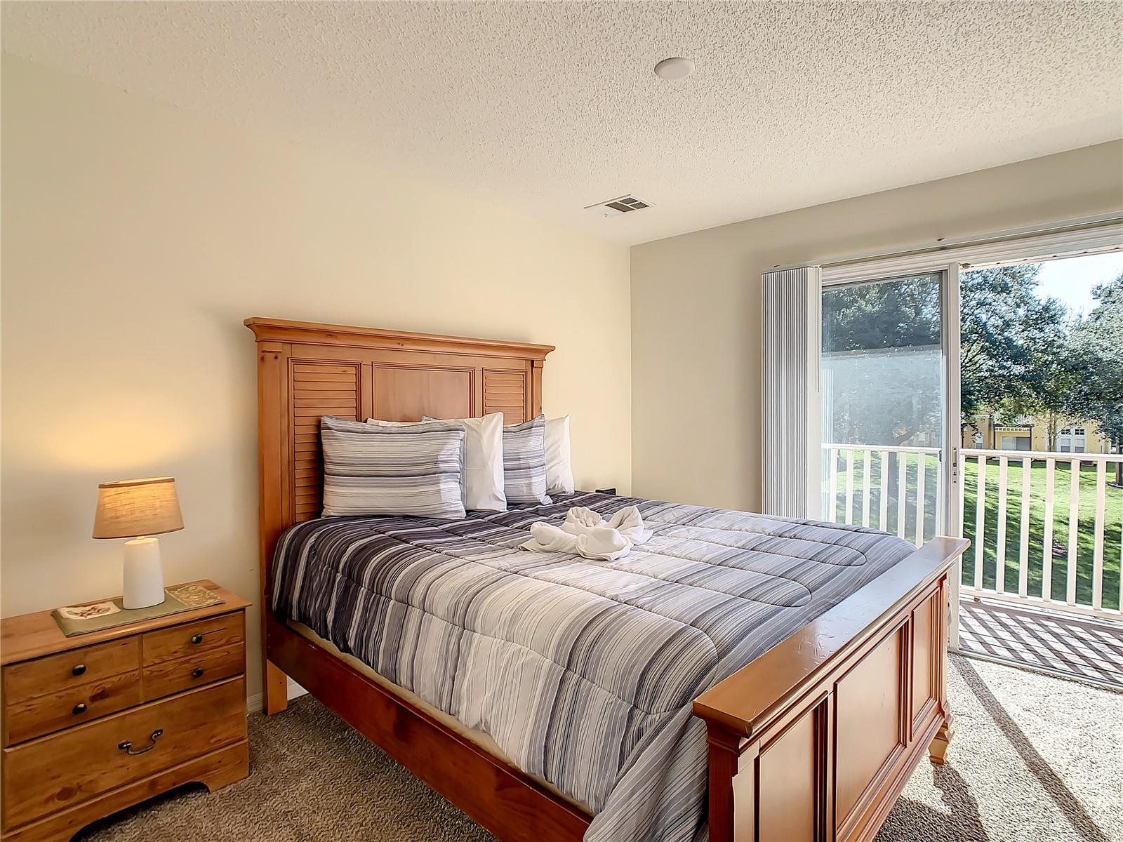 Image 18 of 51 For 8410 Blue Lagoon Drive