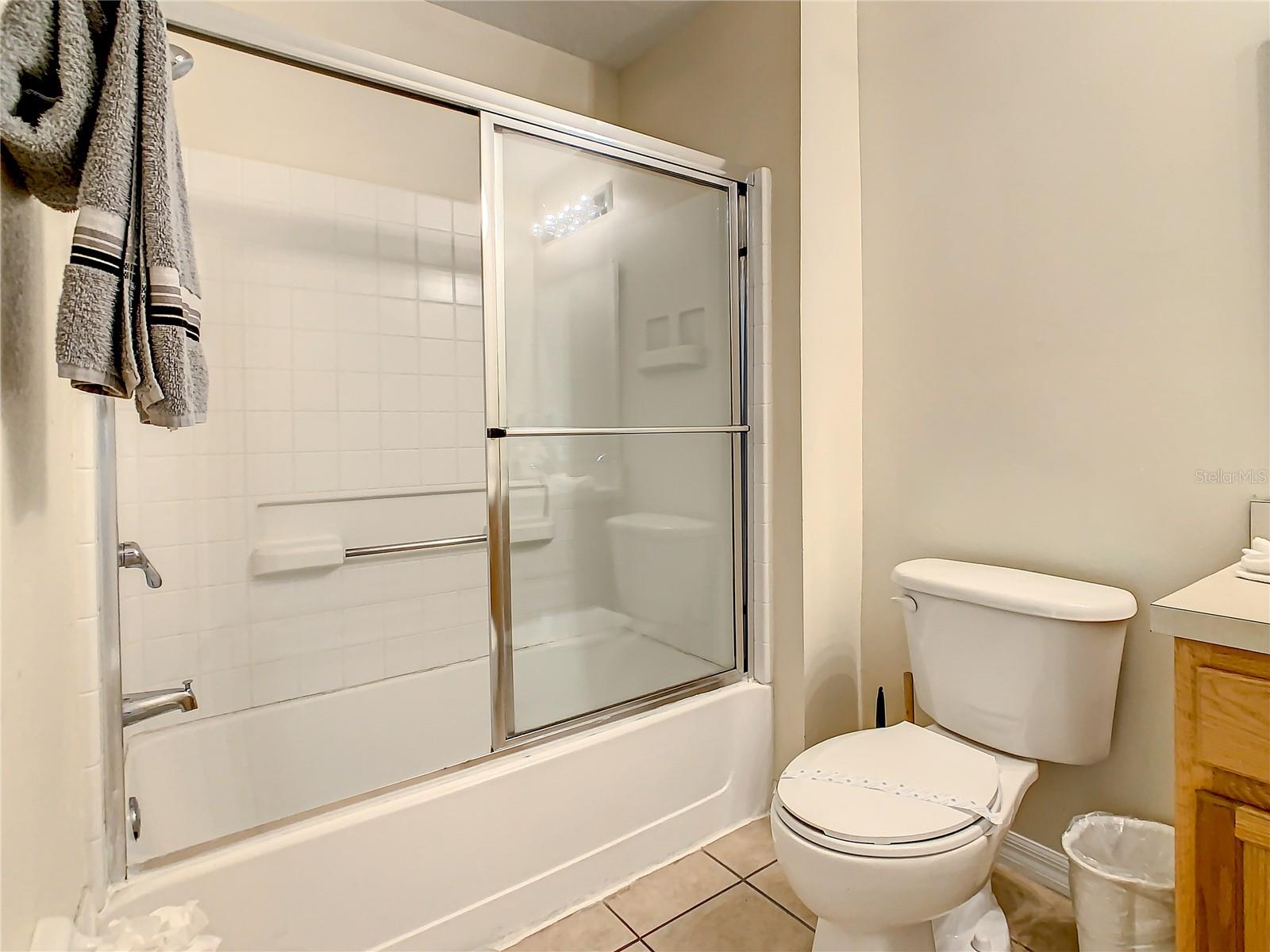 Image 29 of 51 For 8410 Blue Lagoon Drive