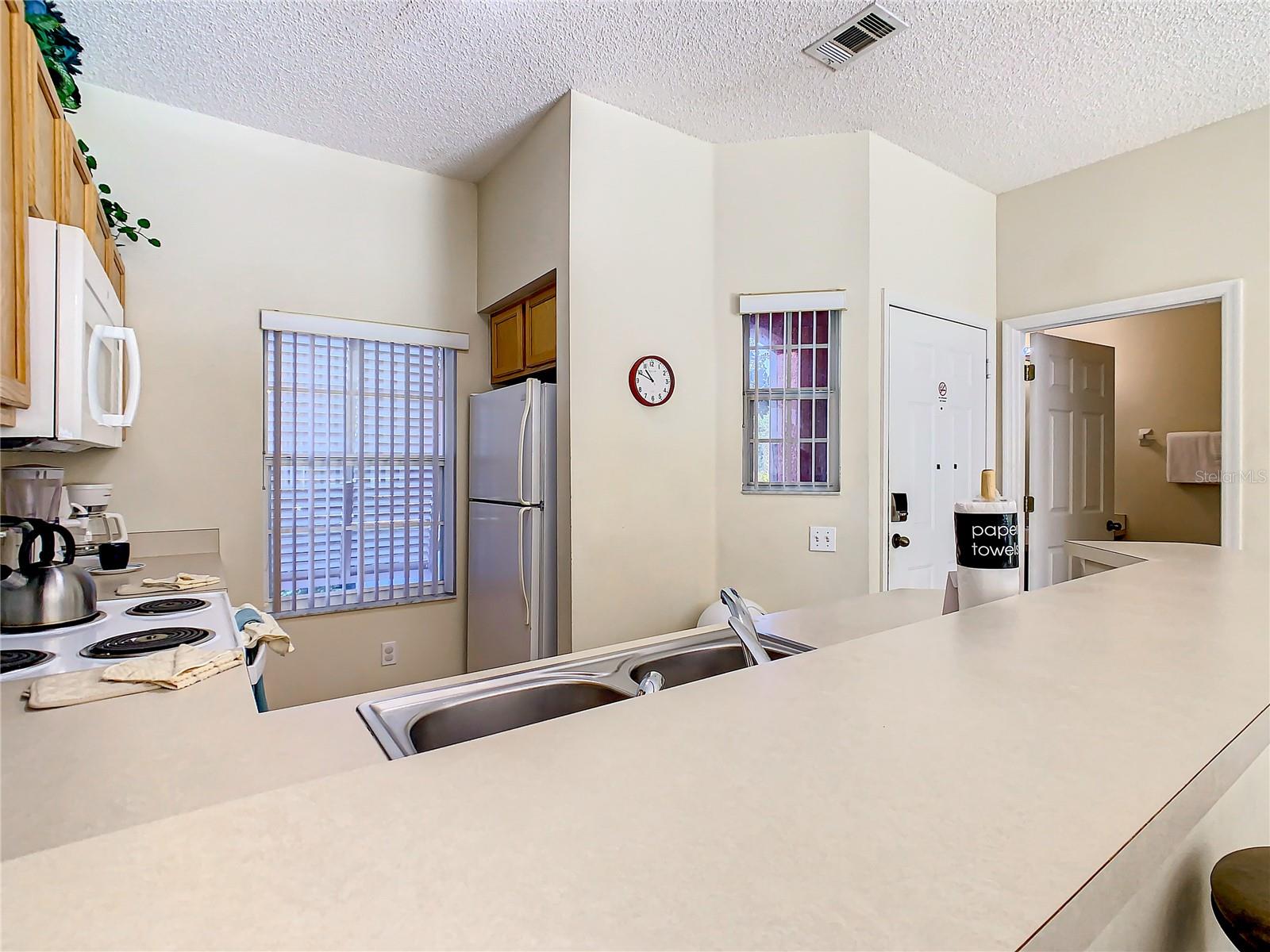 Image 8 of 51 For 8410 Blue Lagoon Drive