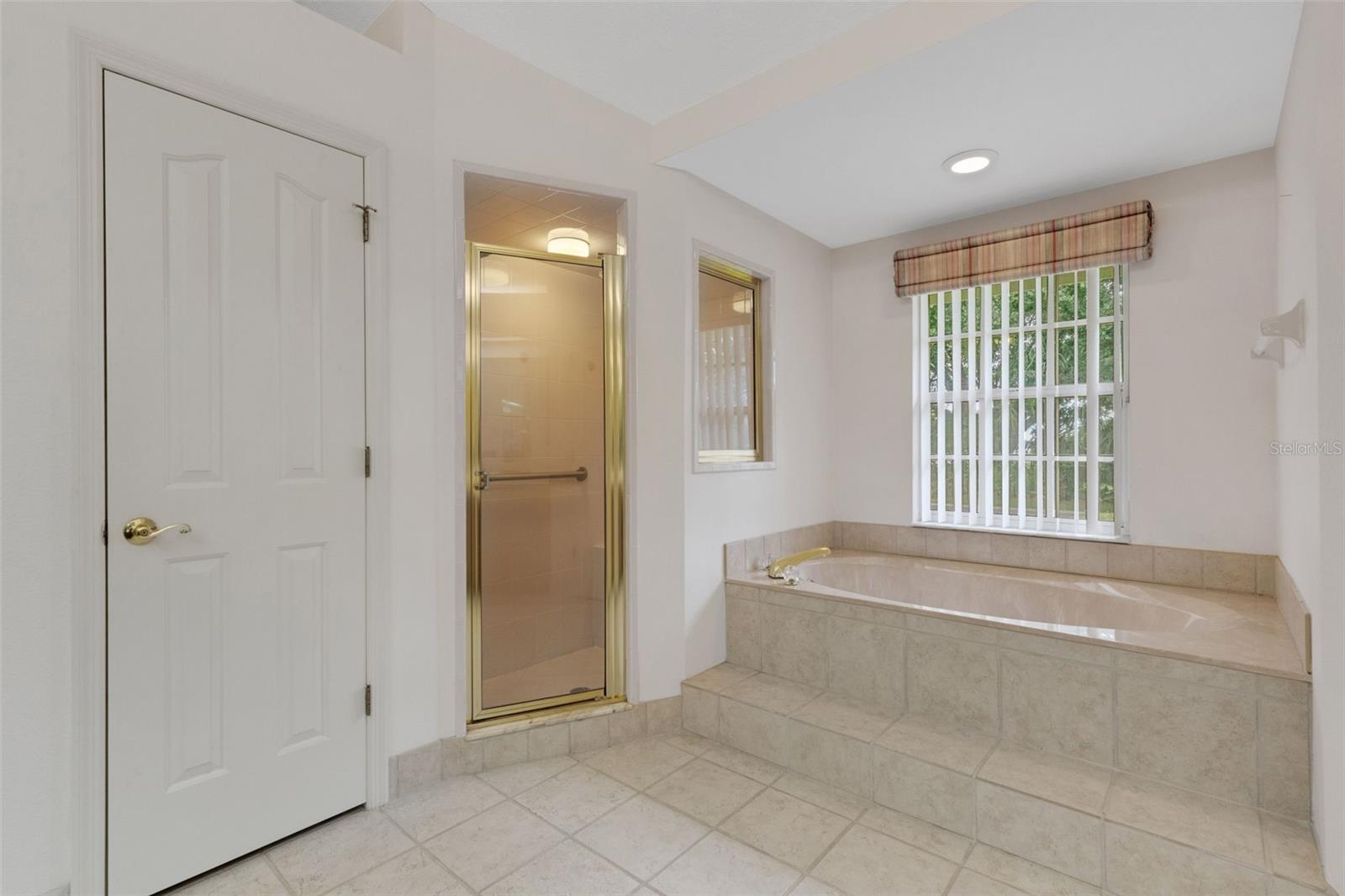 Image 33 of 82 For 334 Heatherpoint Drive
