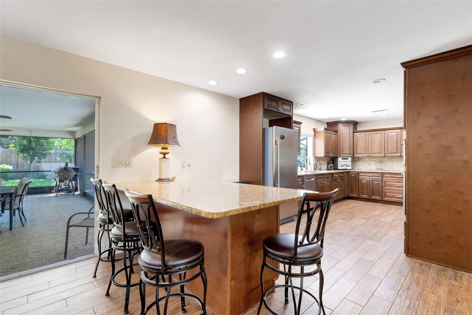Image 17 of 48 For 6318 Oak Square W