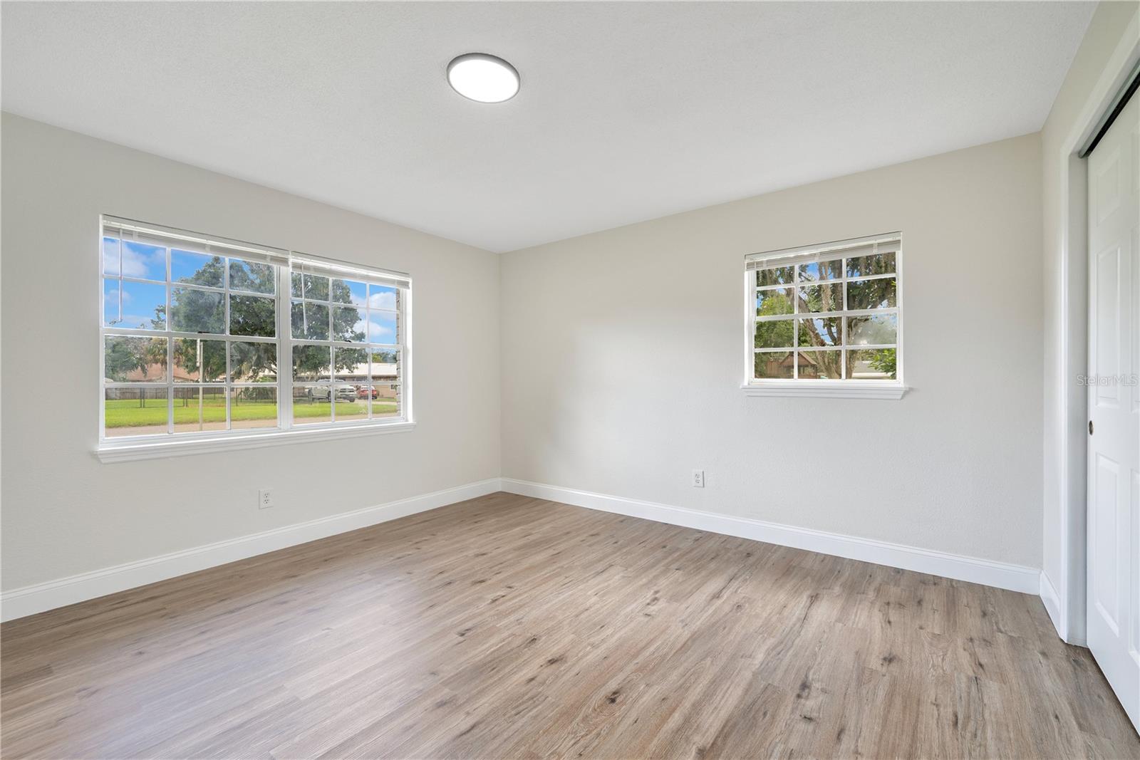 Image 30 of 37 For 113 Live Oak Court