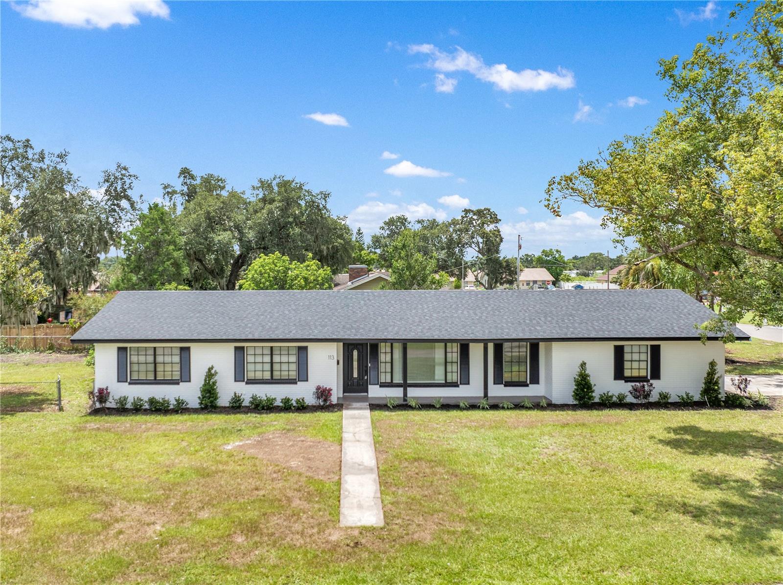 Image 4 of 37 For 113 Live Oak Court