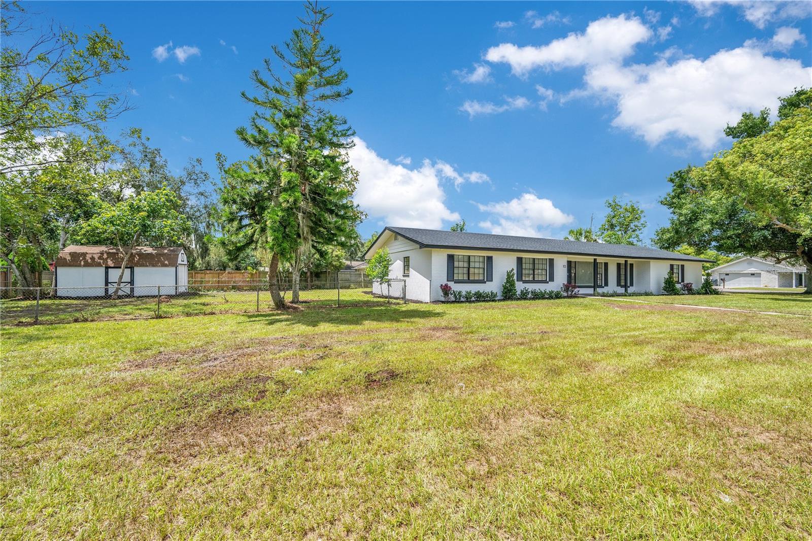 Image 5 of 37 For 113 Live Oak Court