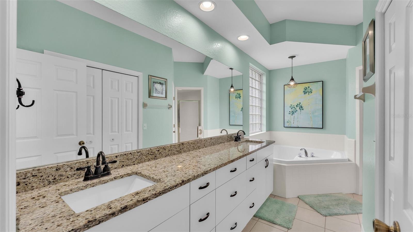 Image 32 of 47 For 3324 Oak Hill Place
