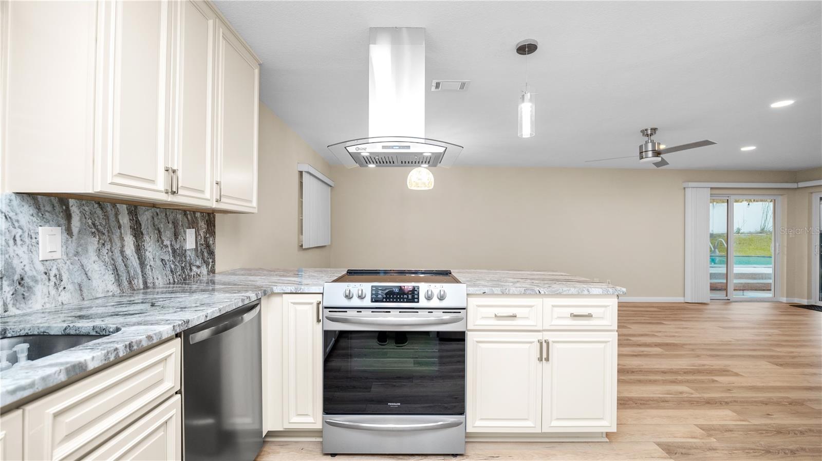 Image 13 of 83 For 5322 Lisa Avenue