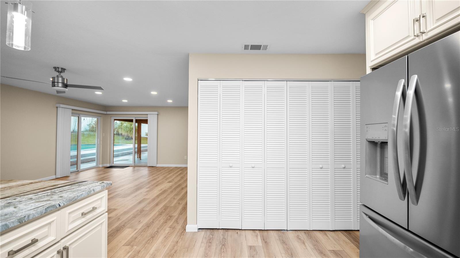 Image 14 of 83 For 5322 Lisa Avenue