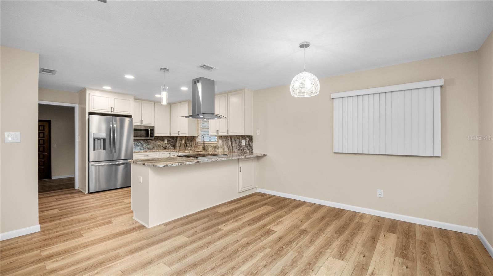 Image 16 of 83 For 5322 Lisa Avenue