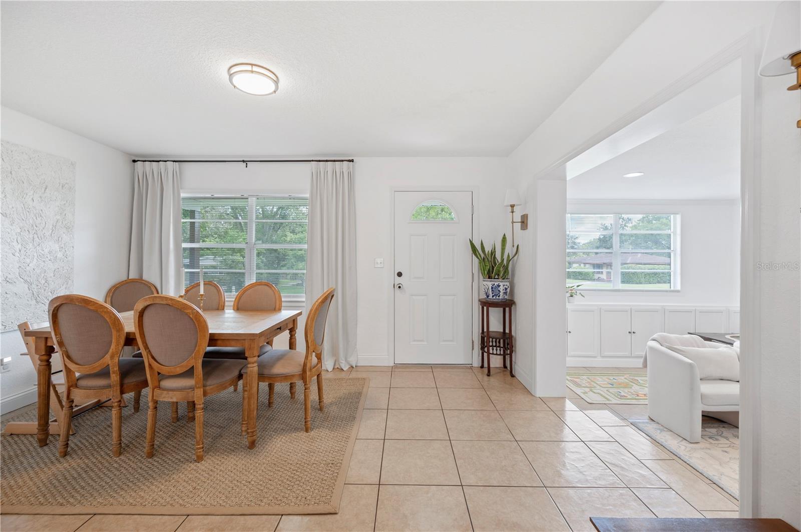 Image 12 of 39 For 402 Flamingo Drive