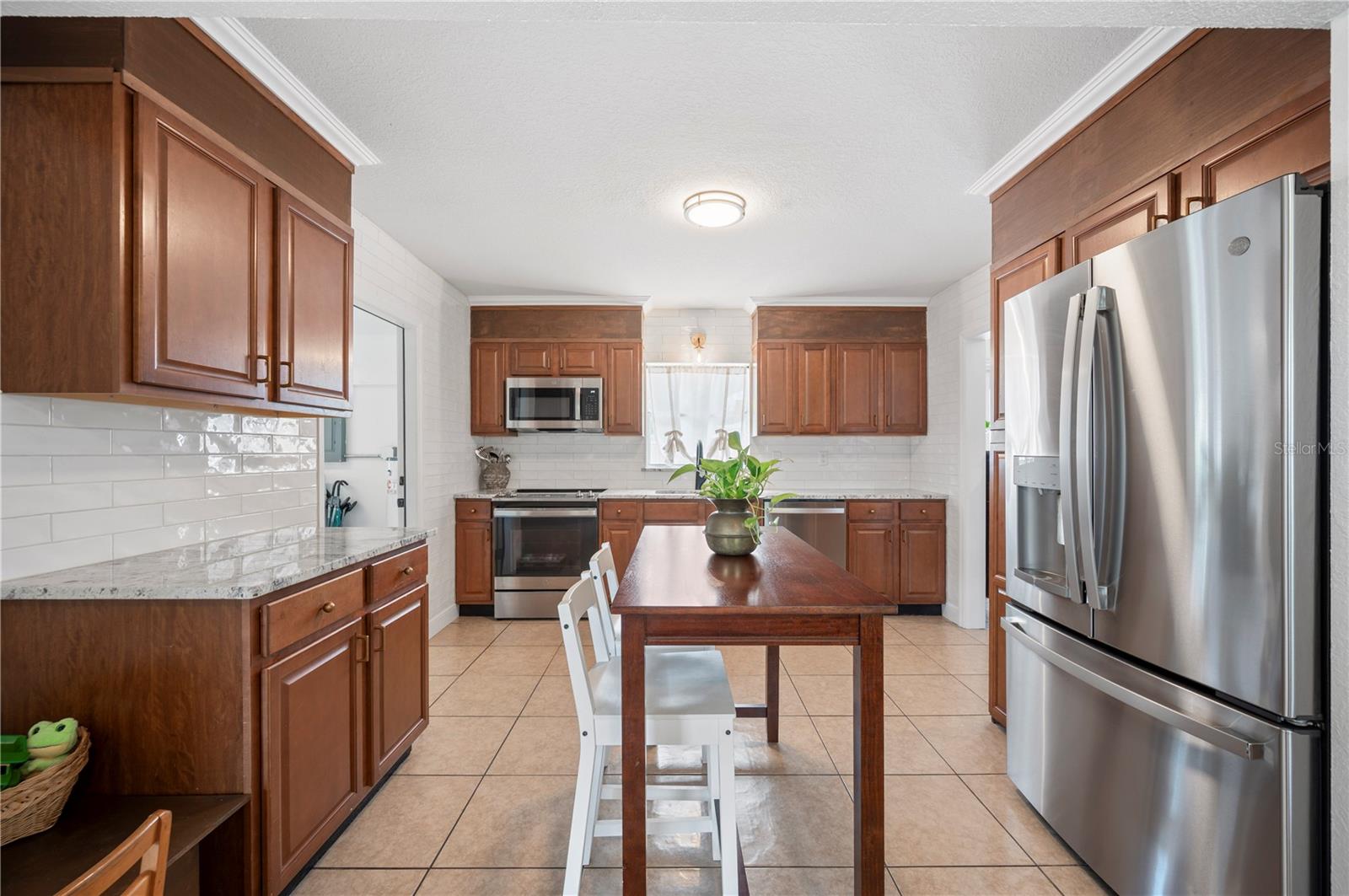 Image 6 of 39 For 402 Flamingo Drive
