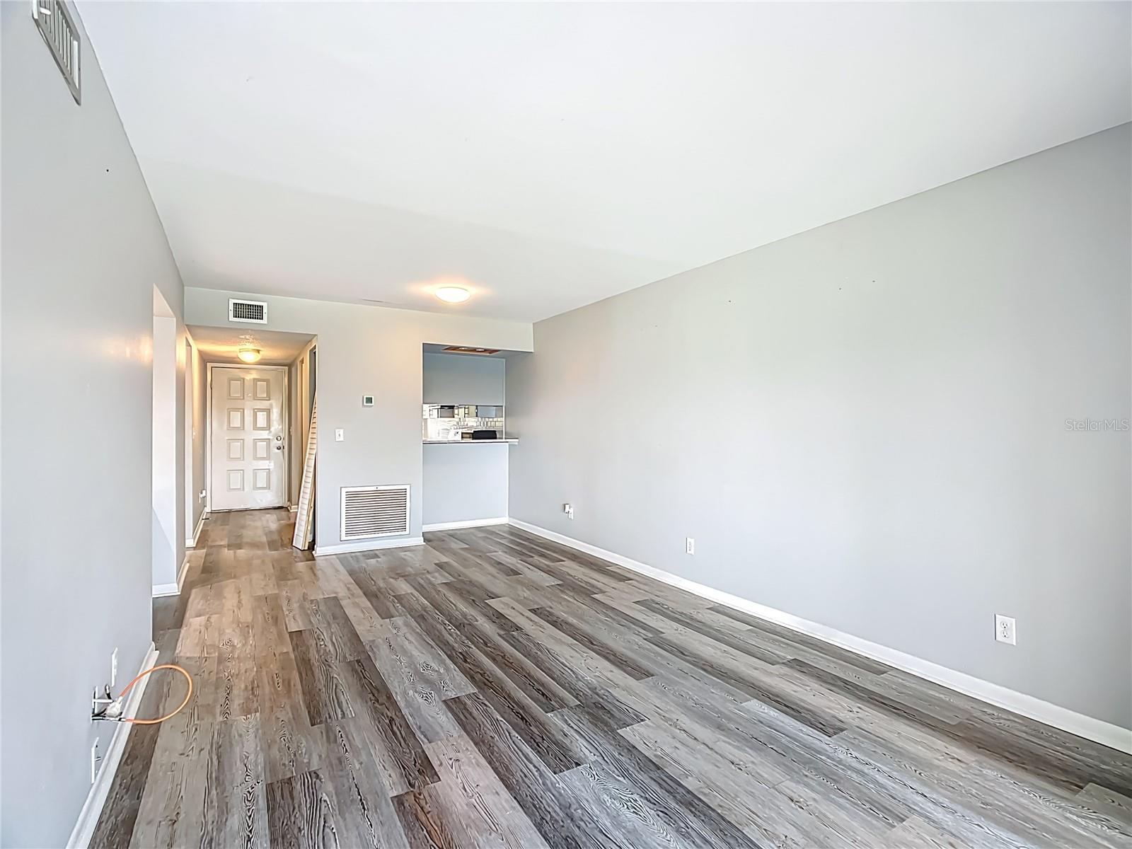 Image 15 of 39 For 2037 San Marcos Drive Se 335