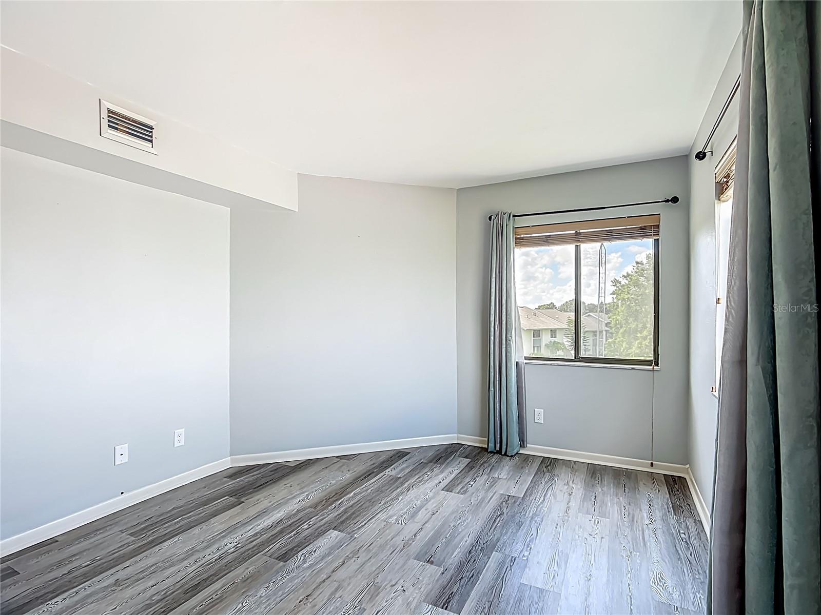 Image 23 of 39 For 2037 San Marcos Drive Se 335