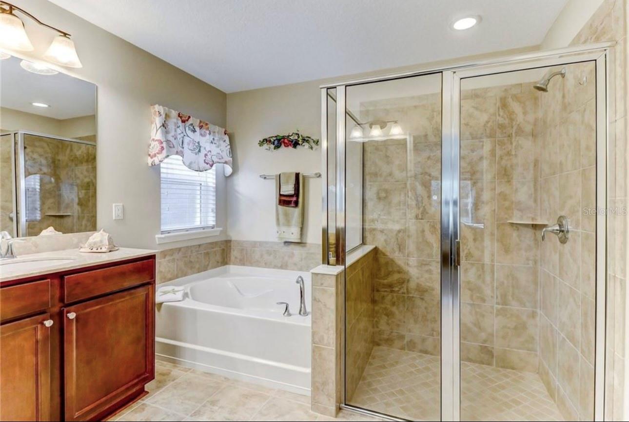 Image 15 of 33 For 86044 Tropicana Court