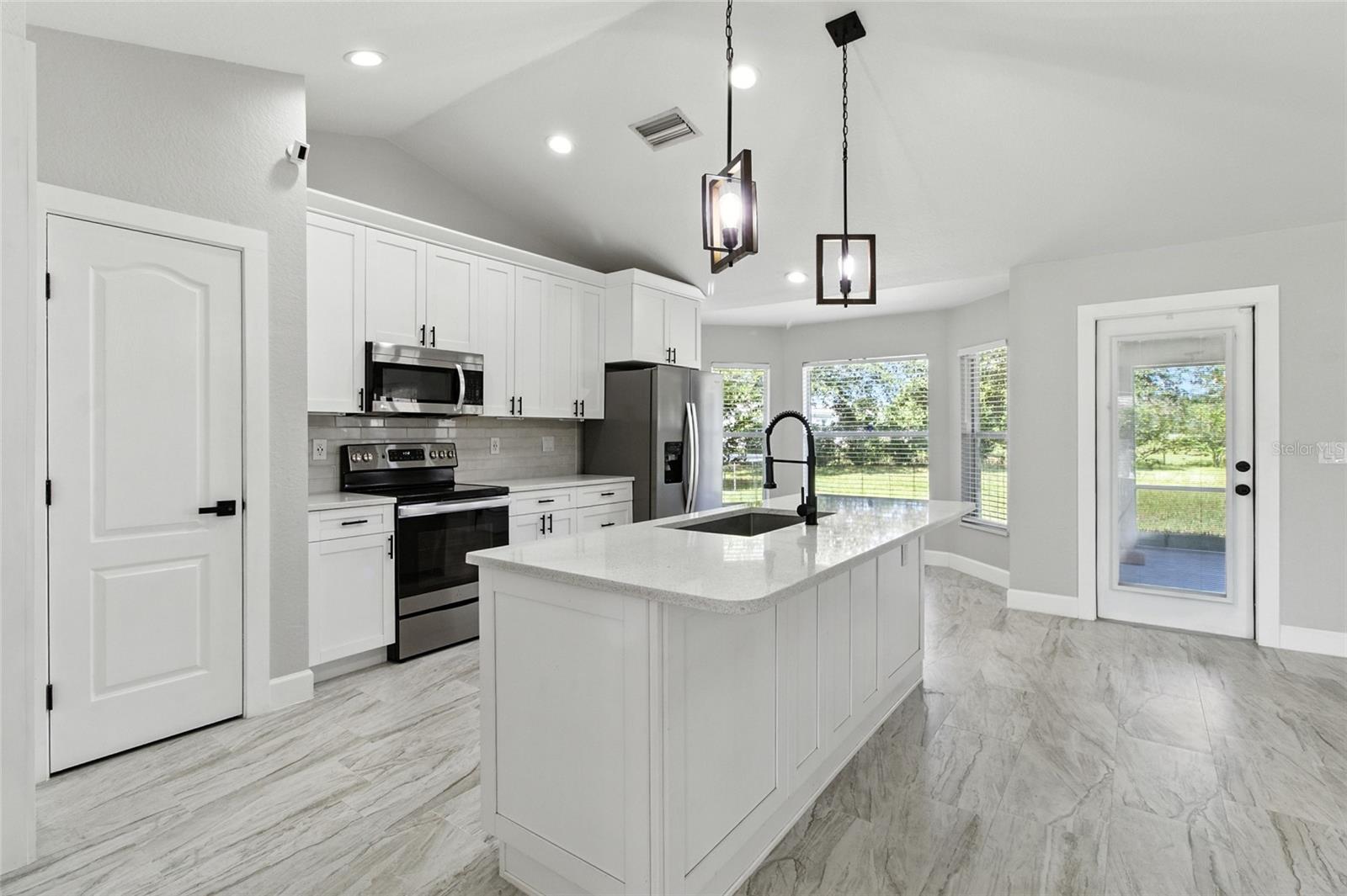 Image 10 of 38 For 182 Amber Boulevard