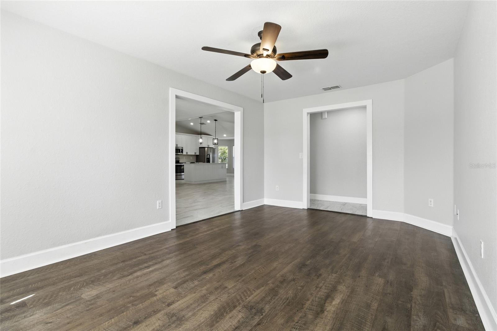 Image 15 of 38 For 182 Amber Boulevard