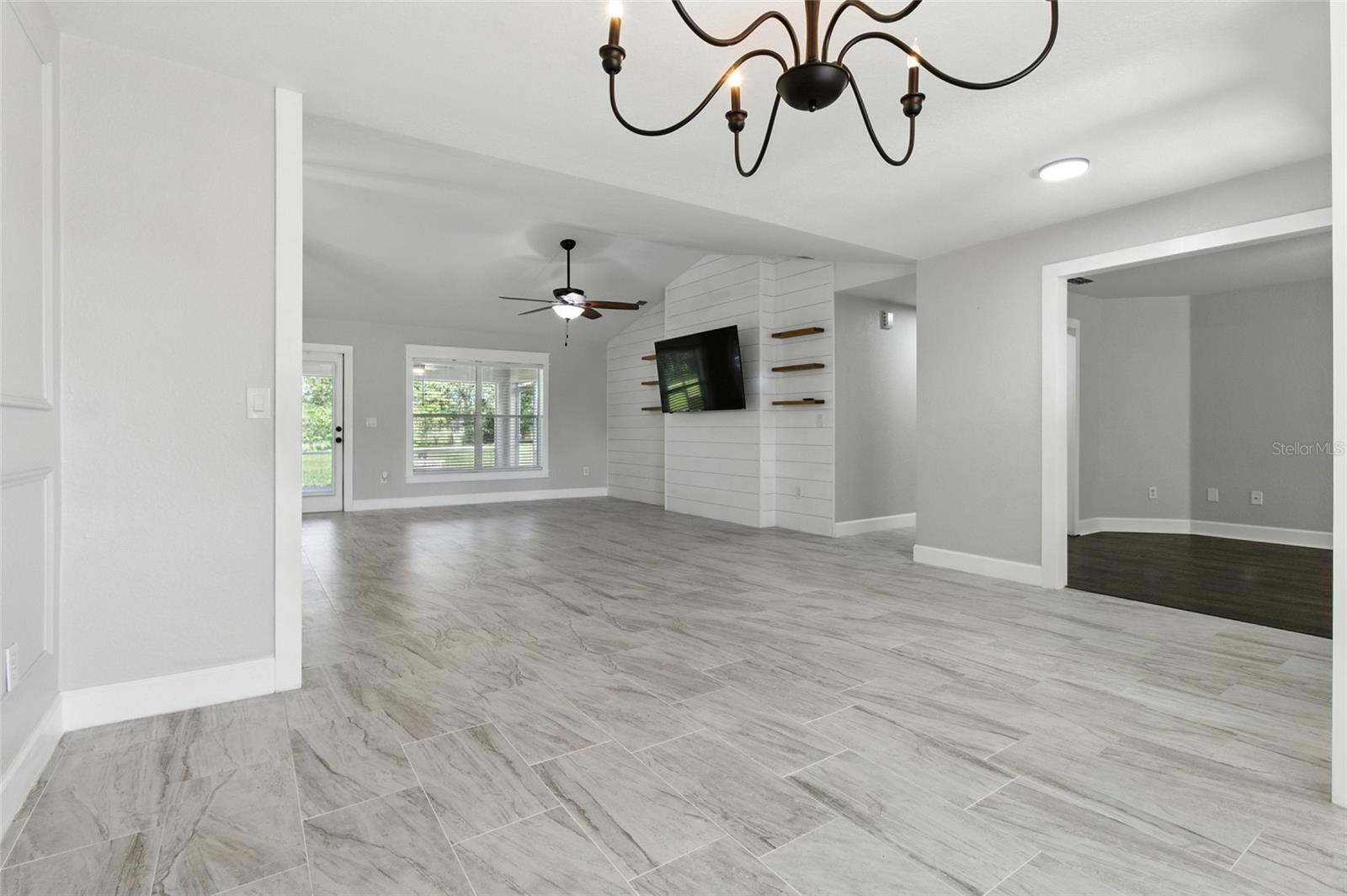 Image 18 of 38 For 182 Amber Boulevard