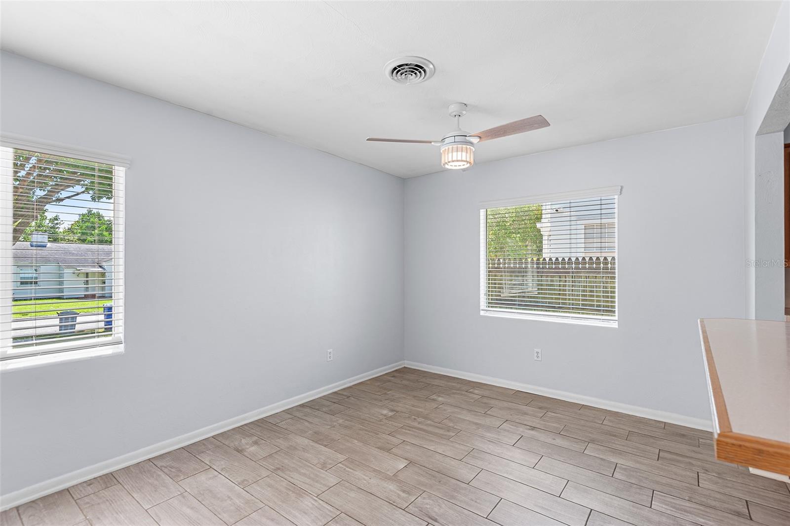 Image 12 of 51 For 821 Hollingsworth Road