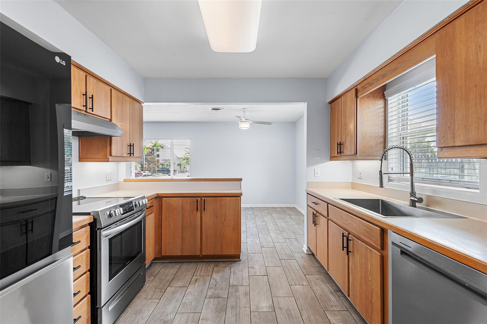 Image 19 of 51 For 821 Hollingsworth Road