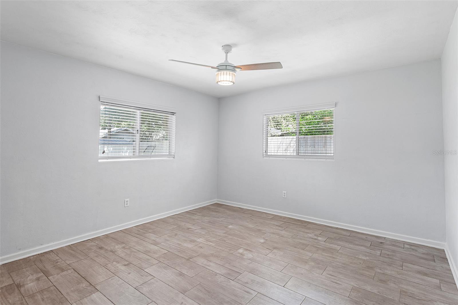 Image 21 of 51 For 821 Hollingsworth Road