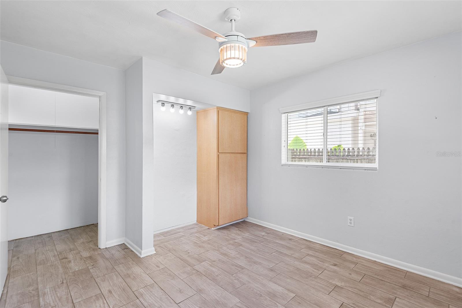 Image 29 of 51 For 821 Hollingsworth Road