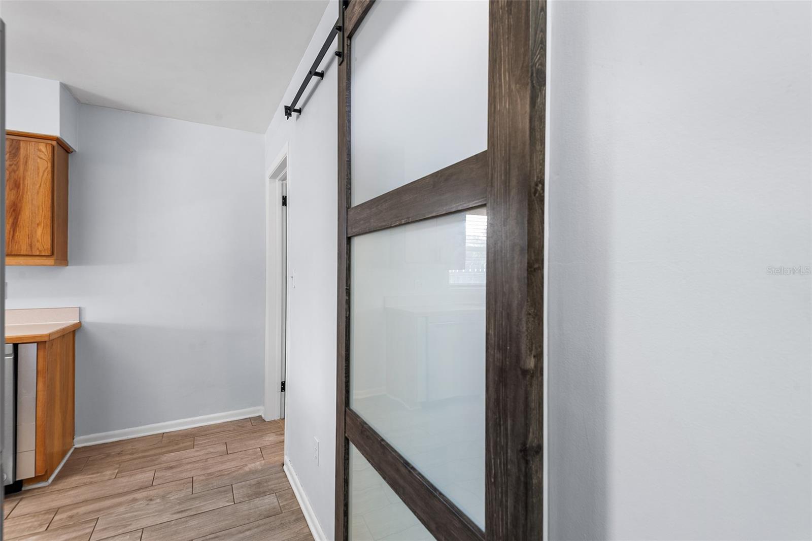 Image 32 of 51 For 821 Hollingsworth Road