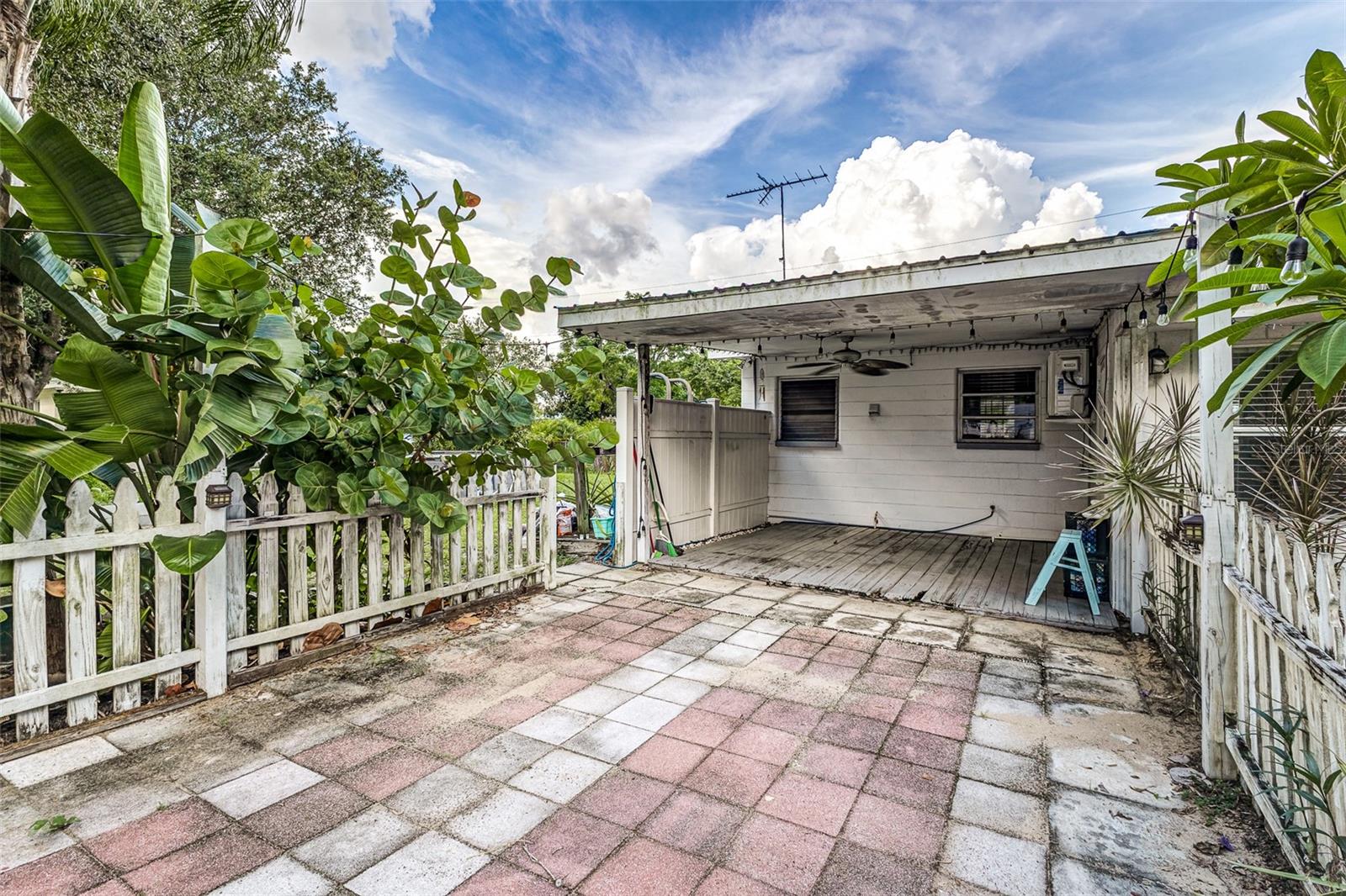 Image 21 of 32 For 2655 Avocado Road