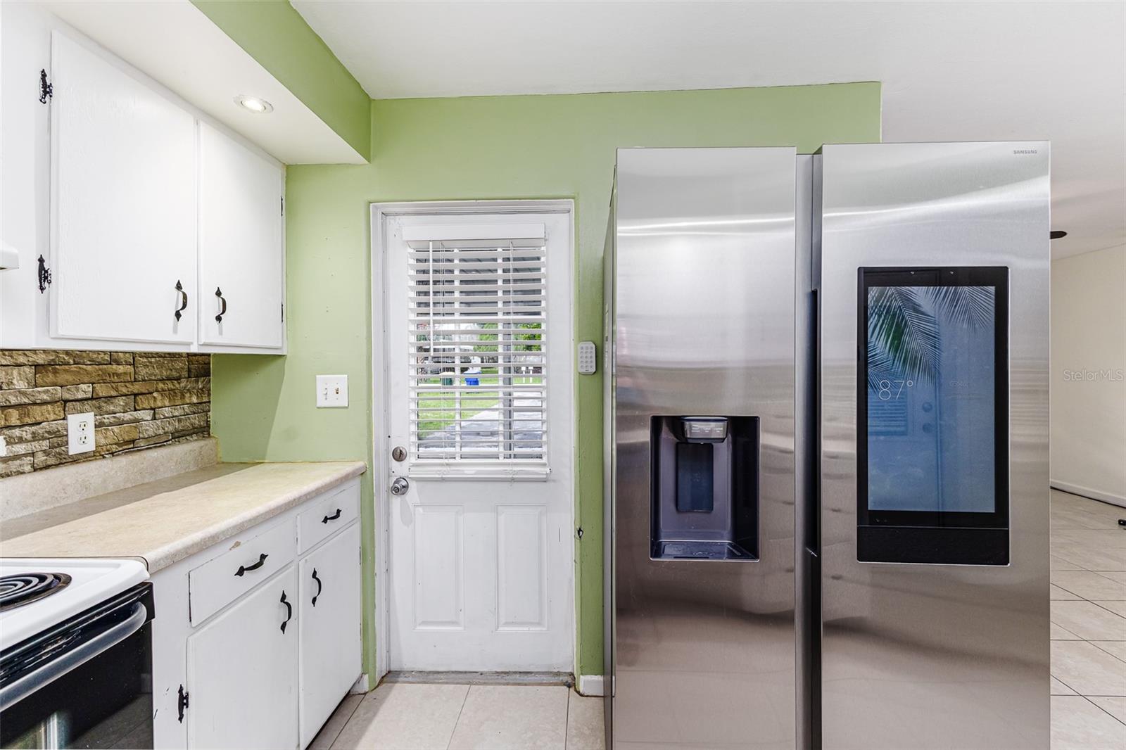 Image 7 of 32 For 2655 Avocado Road