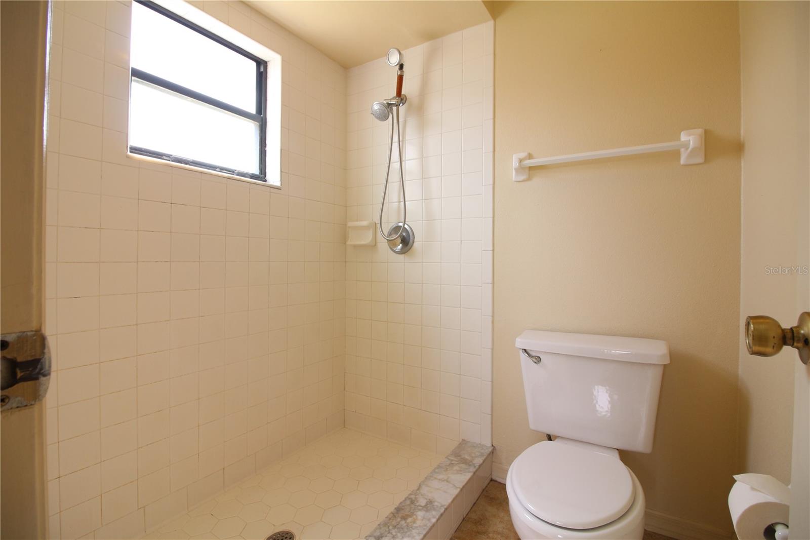 Image 11 of 16 For 6324 Highland Gardens Court