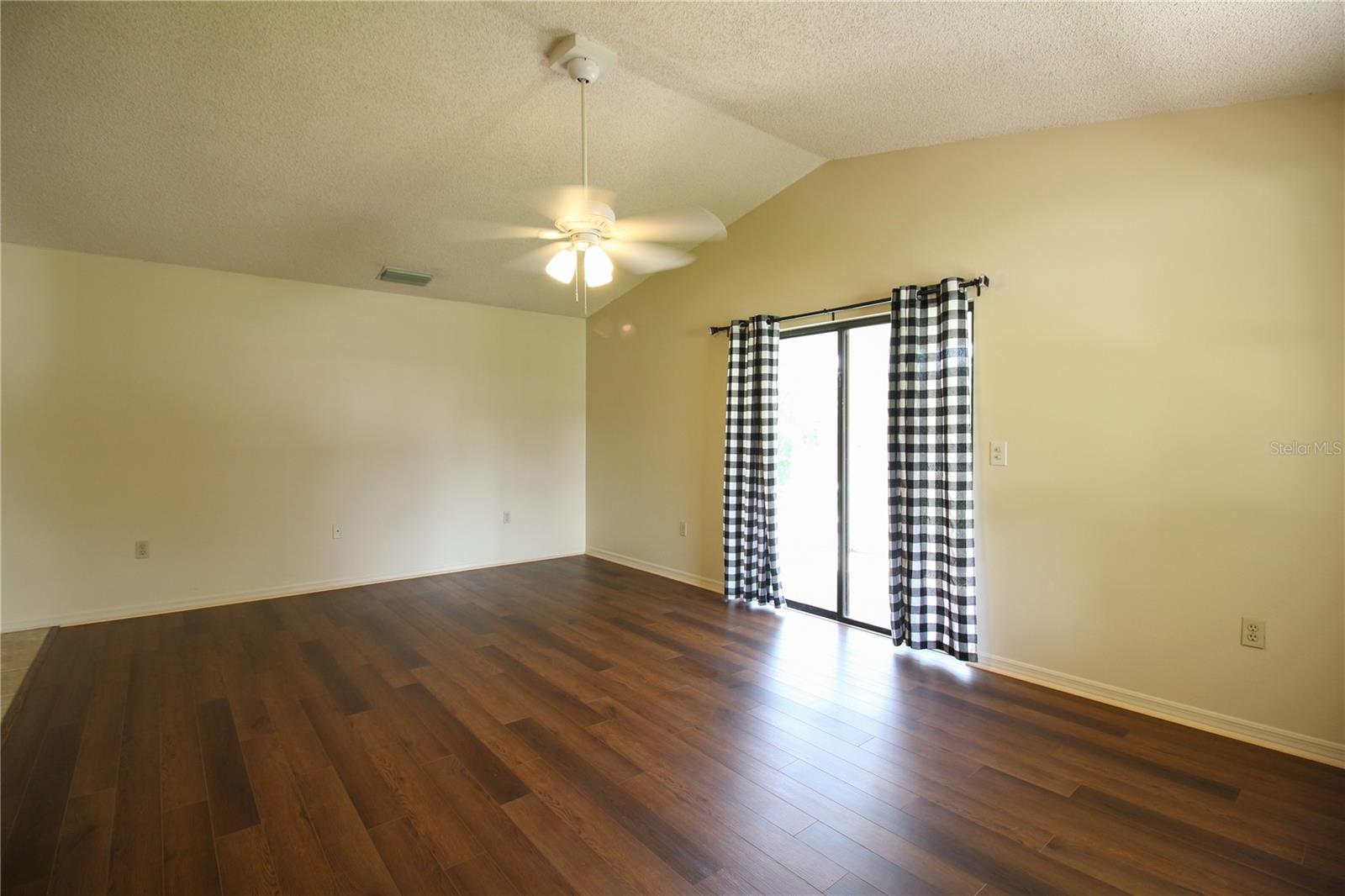 Image 4 of 16 For 6324 Highland Gardens Court