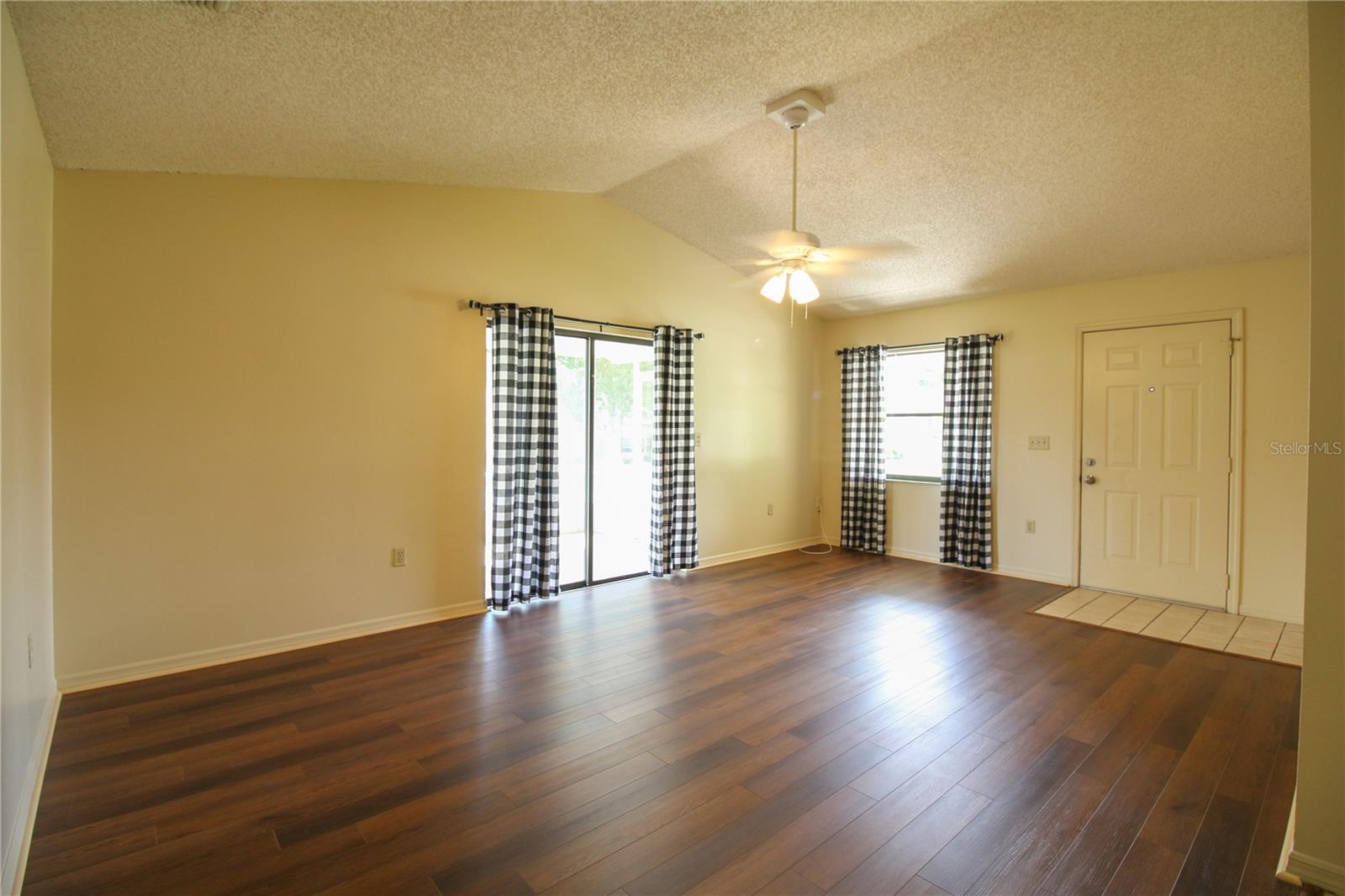 Image 5 of 16 For 6324 Highland Gardens Court