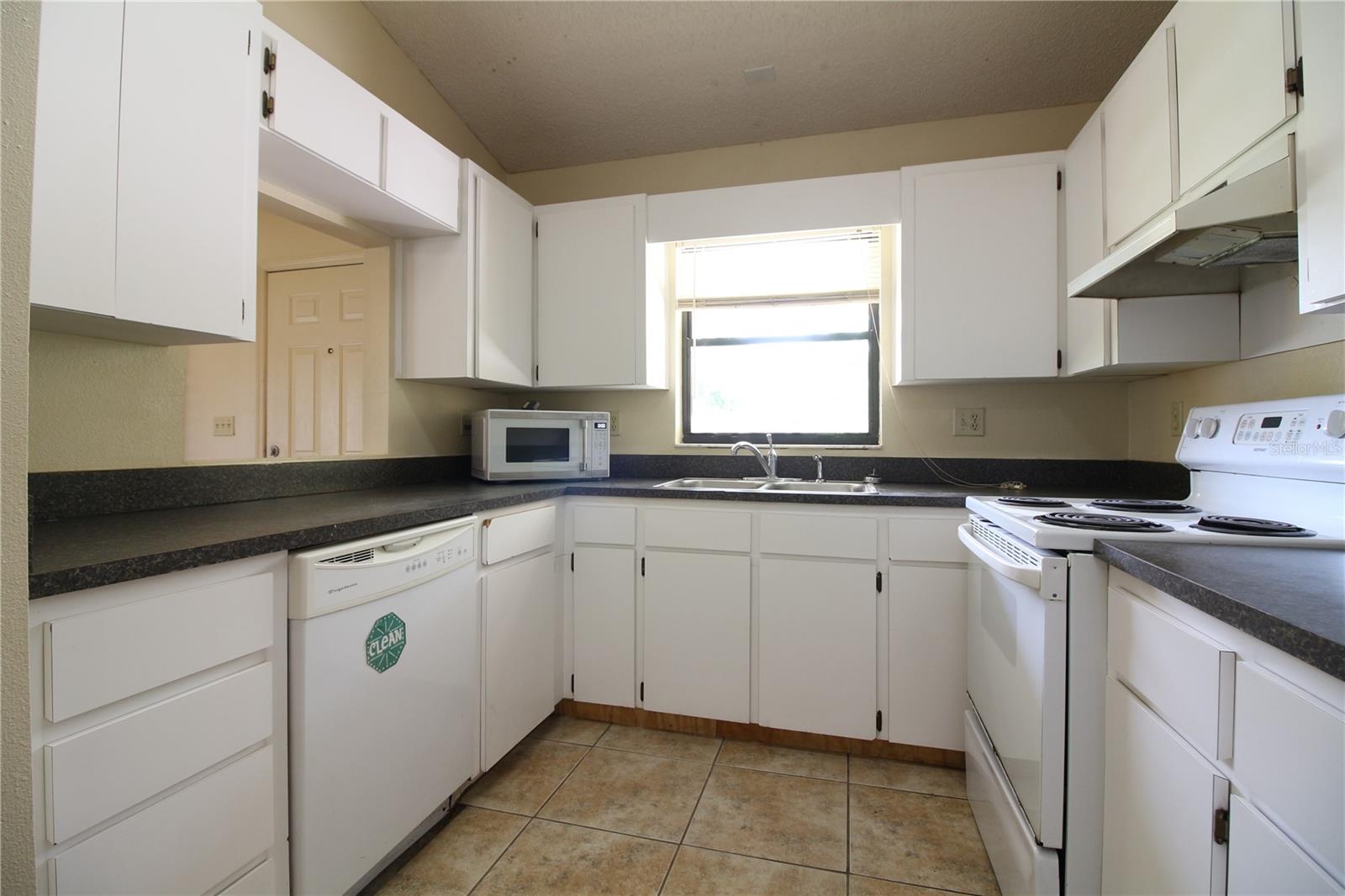 Image 7 of 16 For 6324 Highland Gardens Court