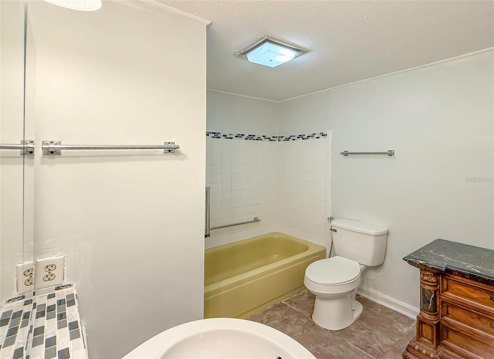 Image 10 of 29 For 7 Drury Lane