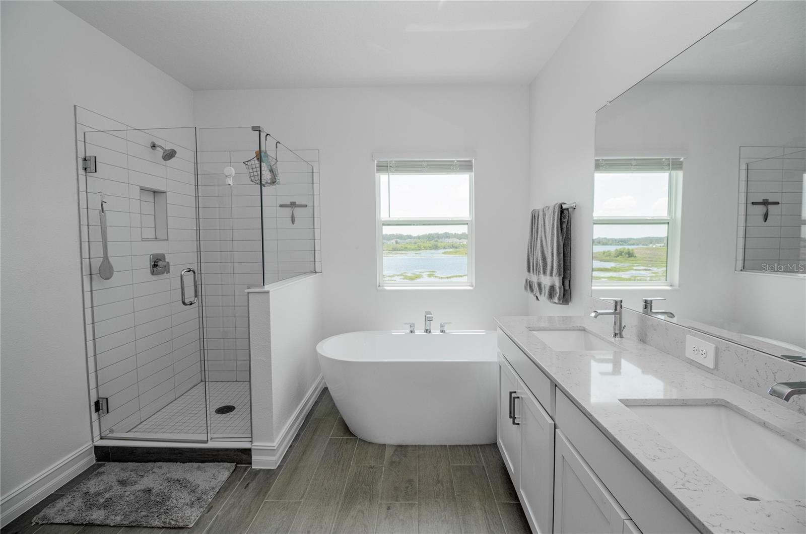 Image 19 of 43 For 12484 Bergstrom Bay Drive