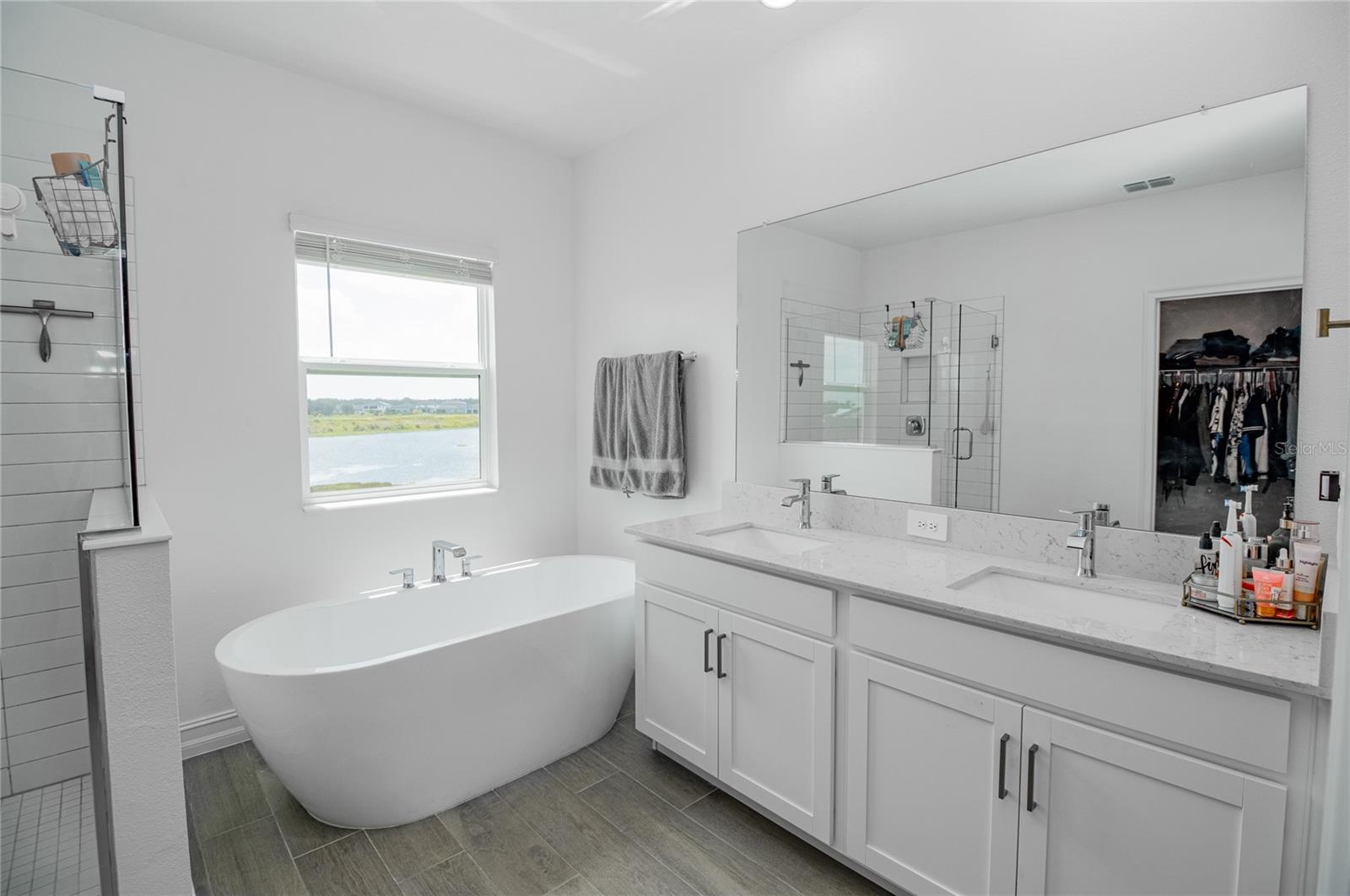 Image 20 of 43 For 12484 Bergstrom Bay Drive