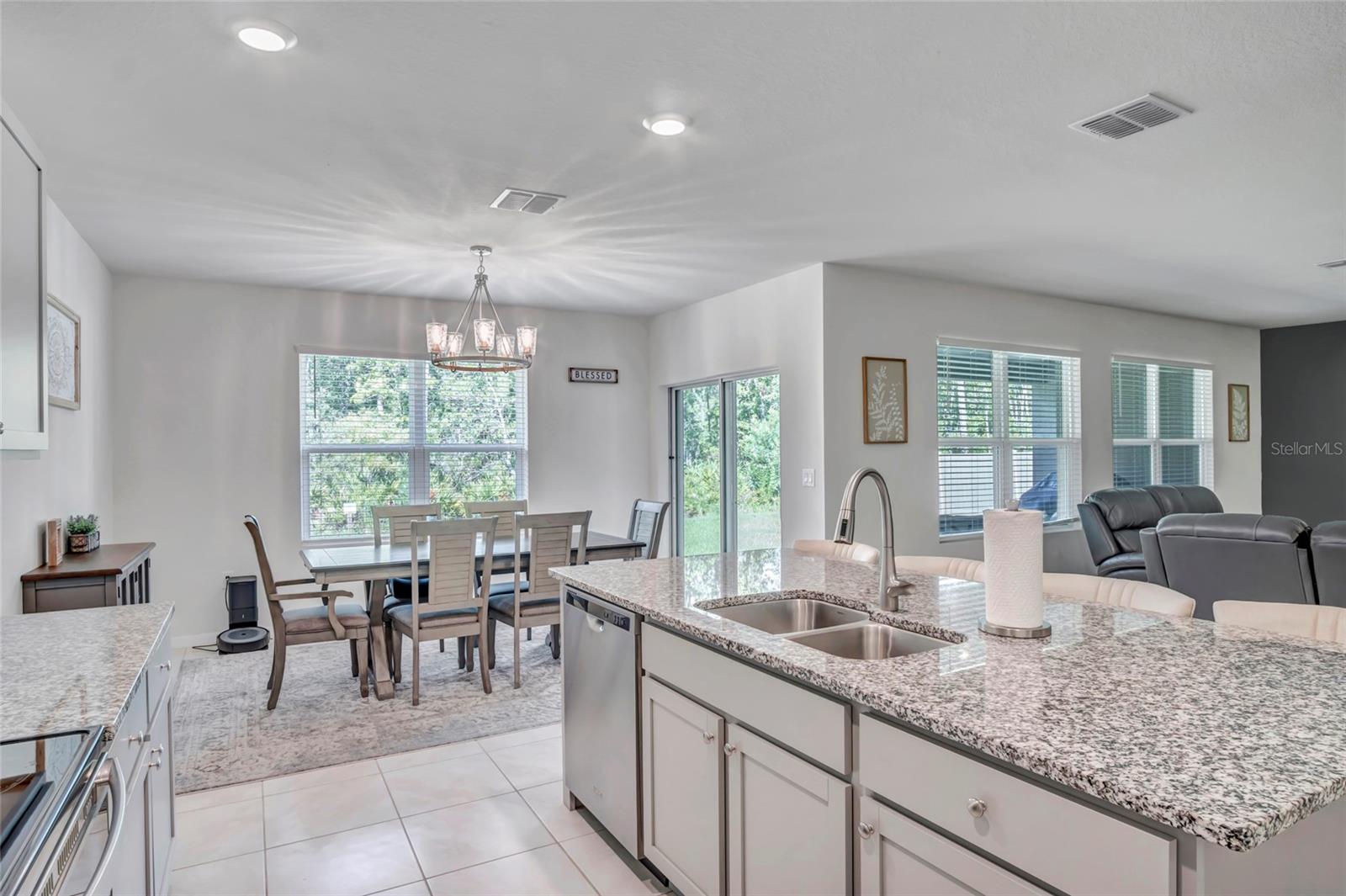 Image 13 of 37 For 10 Caballero Court