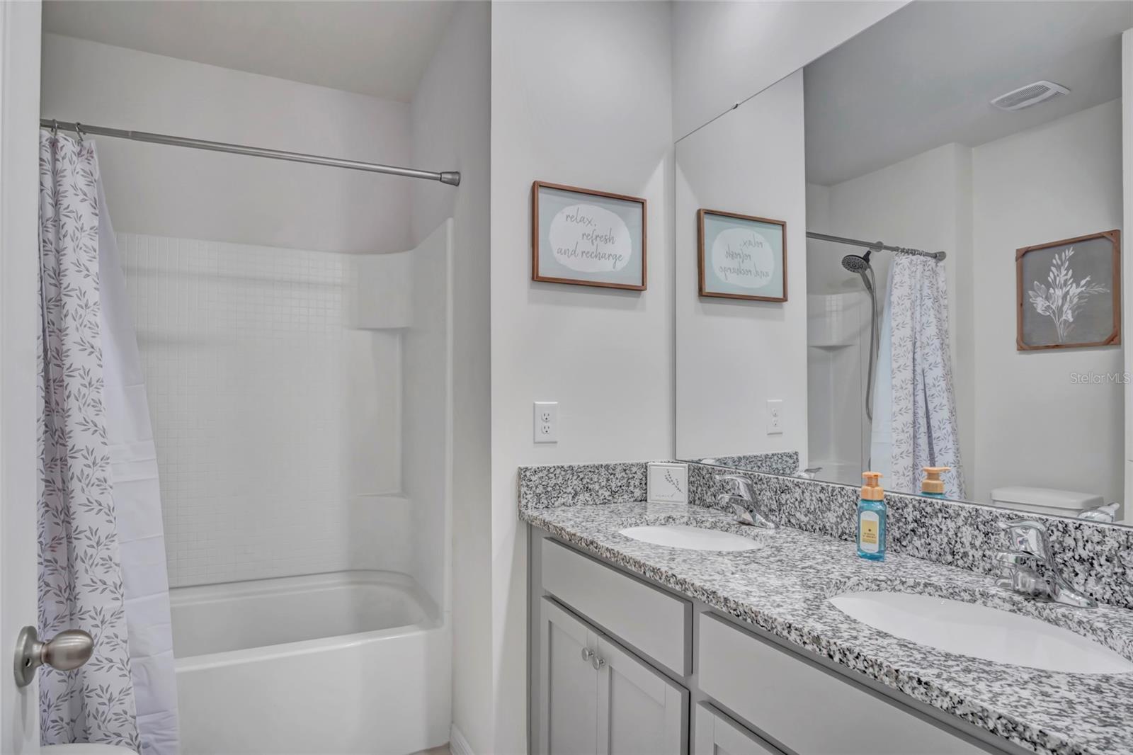 Image 24 of 37 For 10 Caballero Court