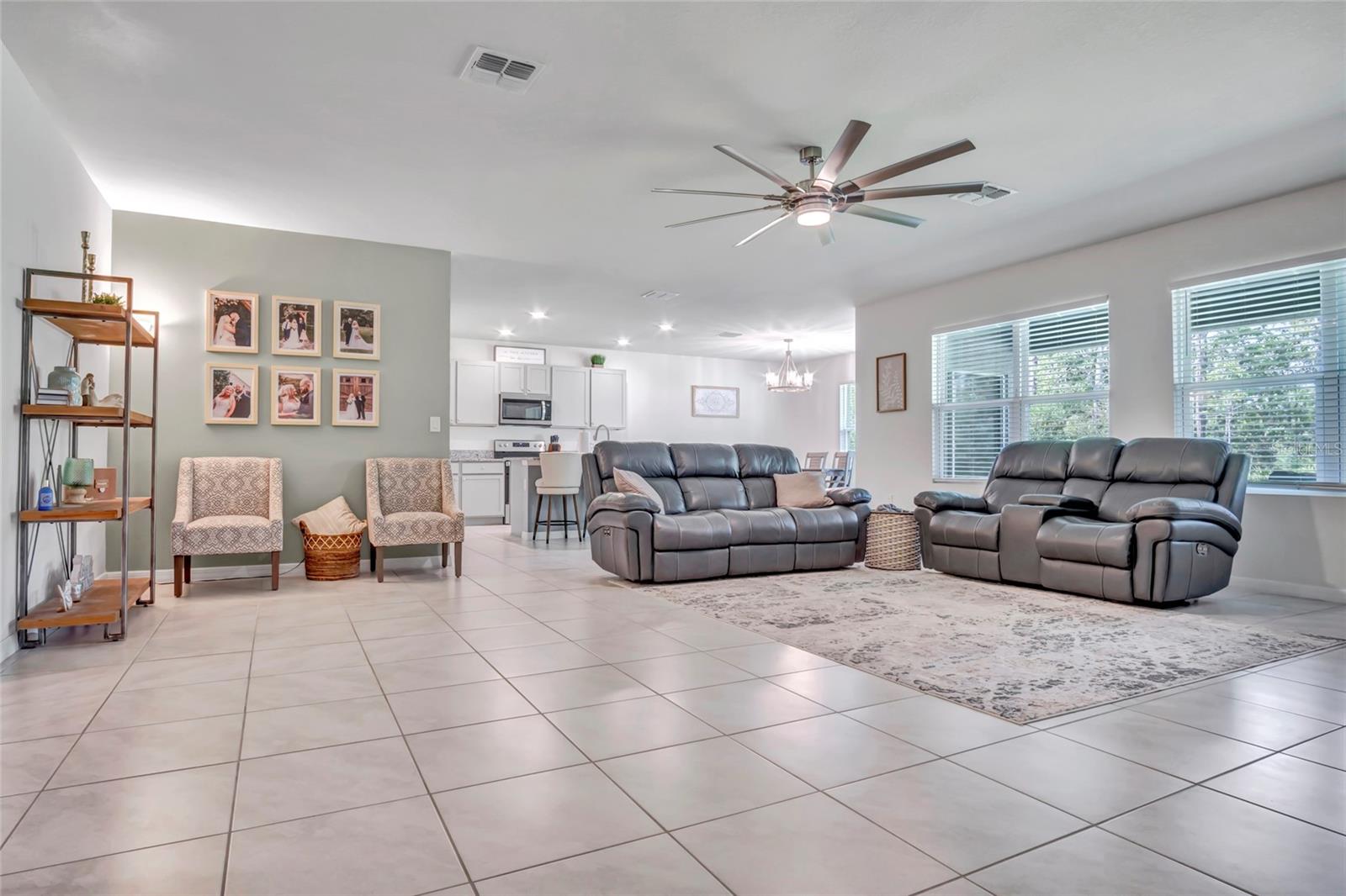 Image 7 of 37 For 10 Caballero Court