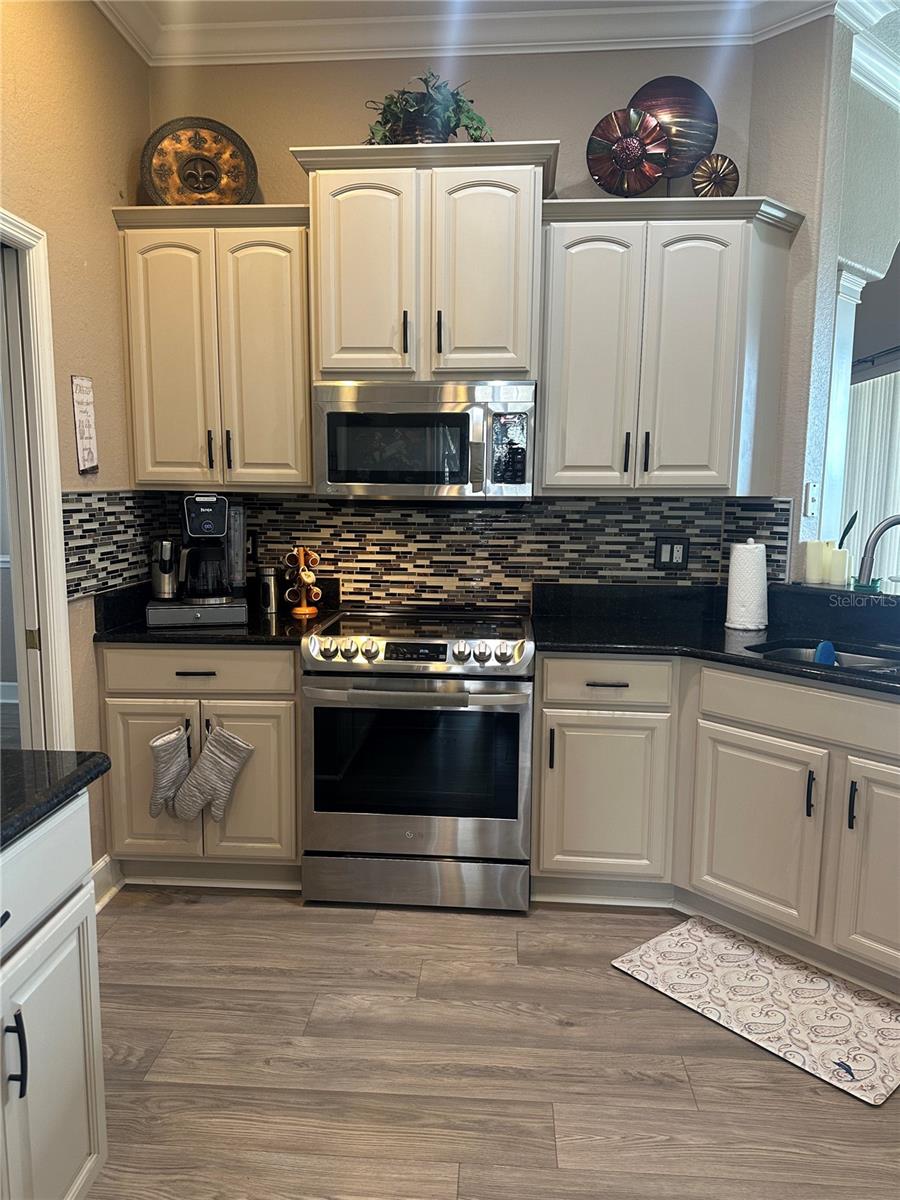 Image 6 of 11 For 6720 Hartsworth Drive