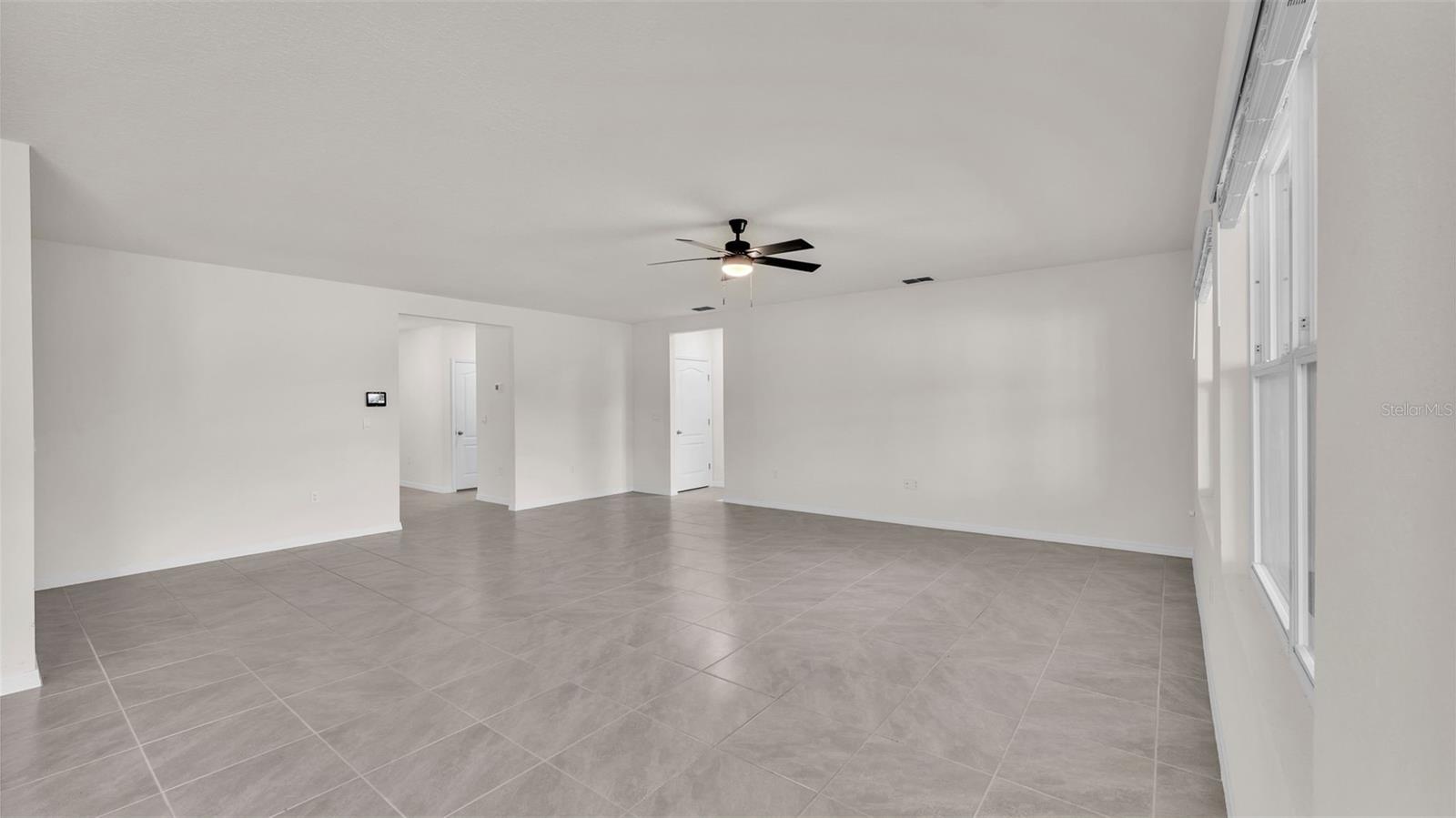 Image 18 of 49 For 3140 Caspian Feather Street