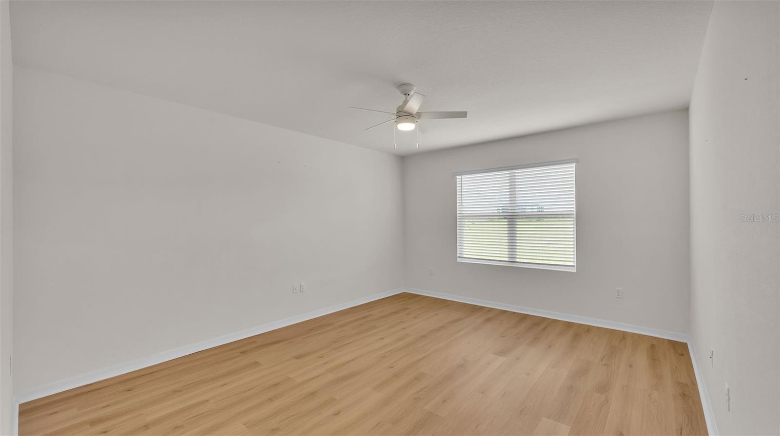 Image 25 of 49 For 3140 Caspian Feather Street