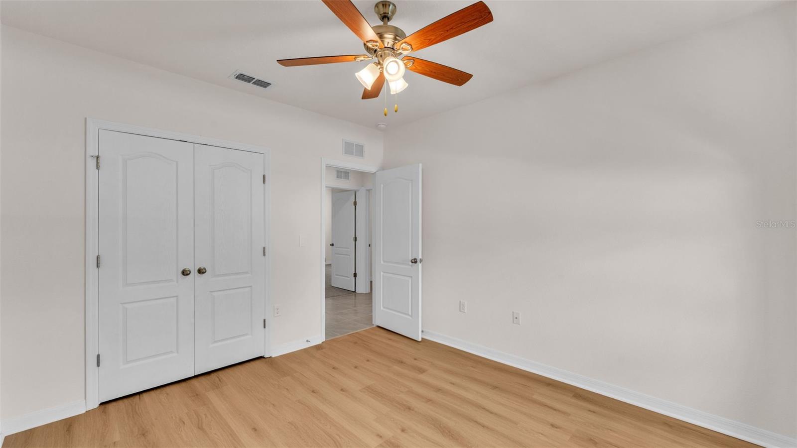 Image 33 of 49 For 3140 Caspian Feather Street