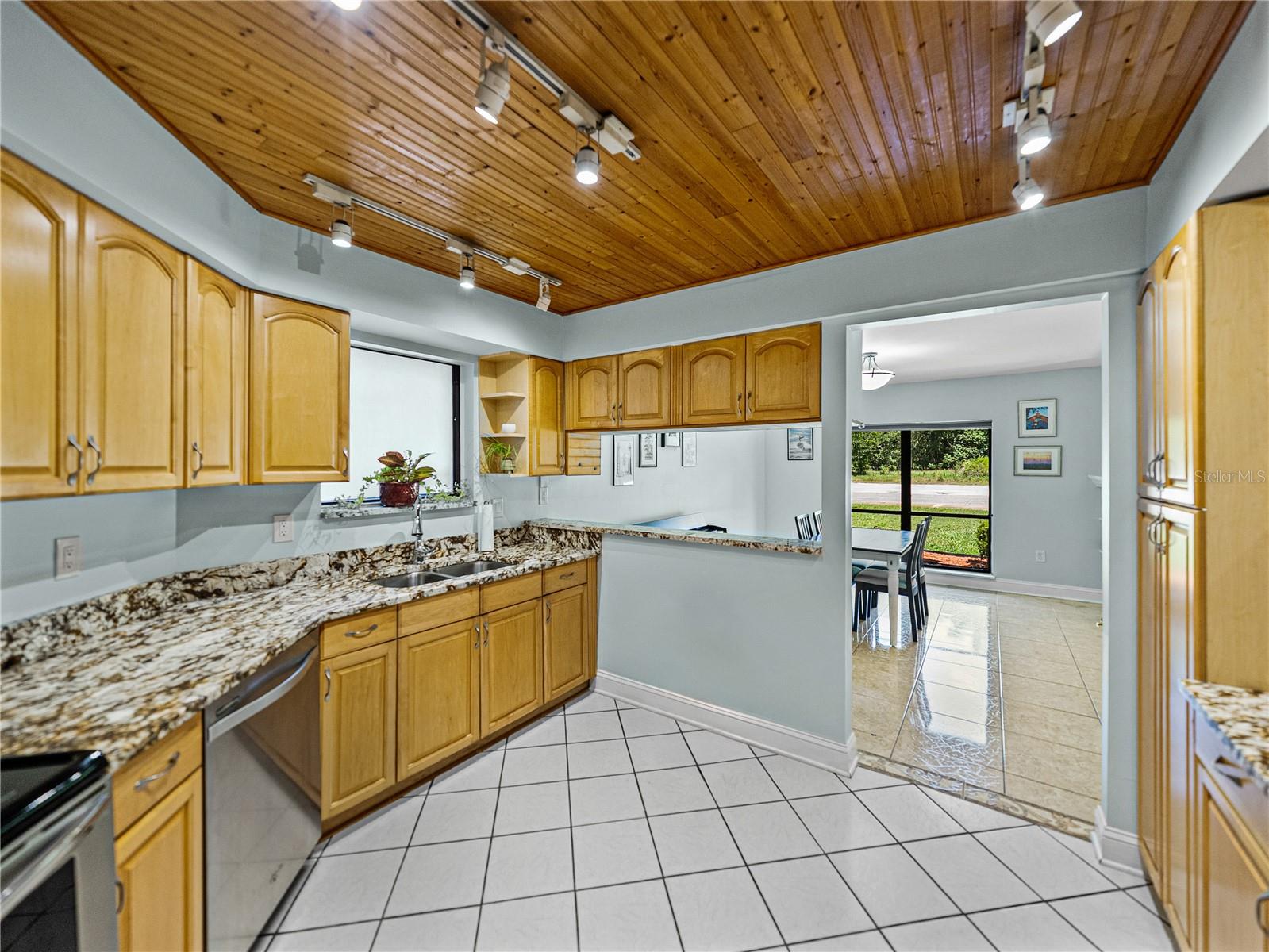 Image 19 of 71 For 2541 Derbyshire Circle