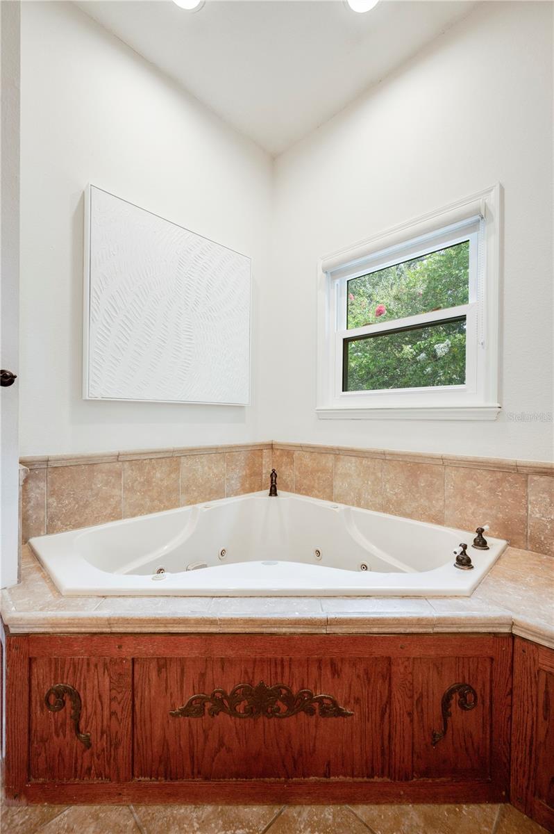 Image 39 of 58 For 2804 Cleveland Heights Boulevard