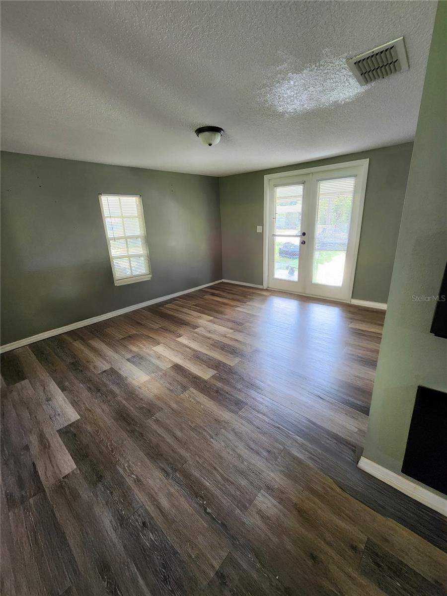 Image 3 of 8 For 2928 Fletcher Avenue
